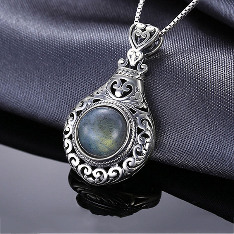 Women's Fashion Grey Blue Glitter Labradorite Necklace