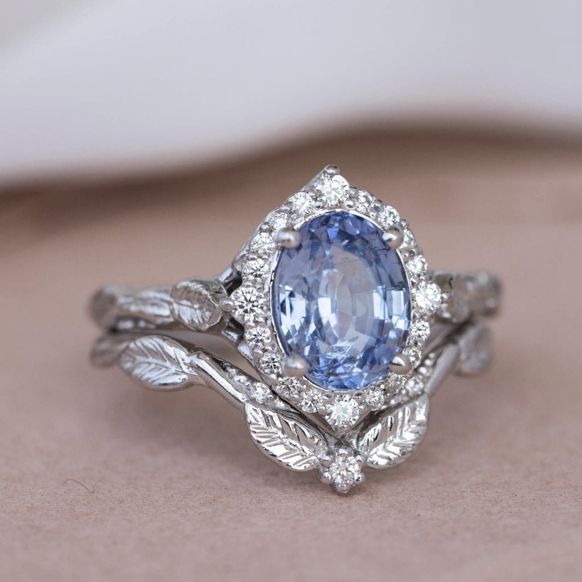 Vintage Court Style Women's Couple Rings Fashion Leaf Inlaid Sapphire Ring