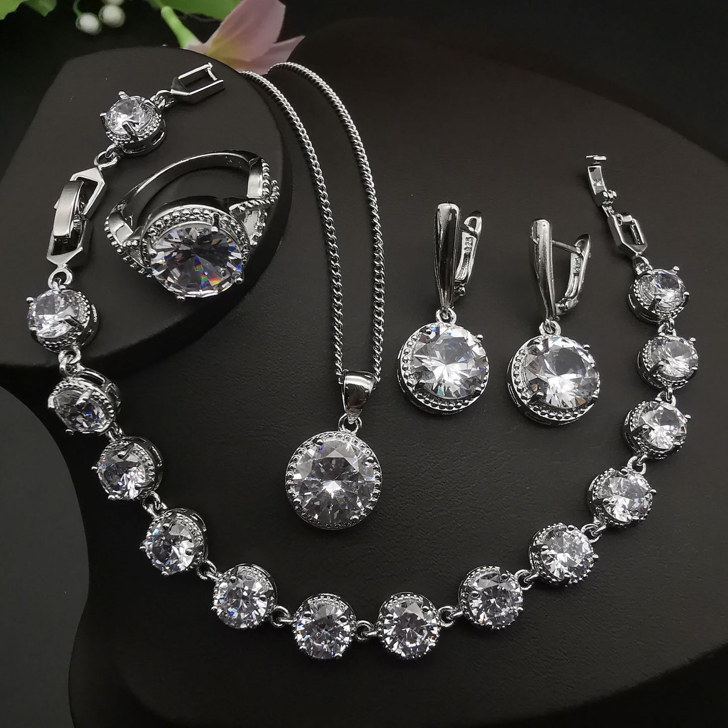 Bridal Fashion Style Green Emerald Jewelry Round Diamond 4 PCs Set